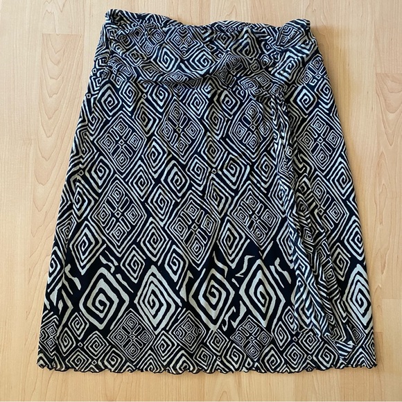 W Women’s Black And Tan Geometric Print Stretch Pull-On Knee-Length Skirt, Sz L - Picture 6 of 6